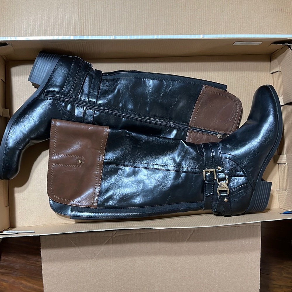 Liz Claiborne boots size 8